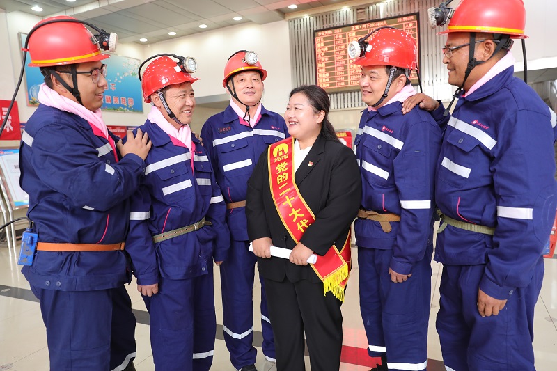 黨的二十大代表劉婉春在宣講二十大精神。鄭洪光攝